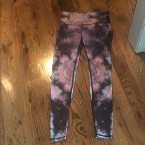 Teeming tie die with feathers legging